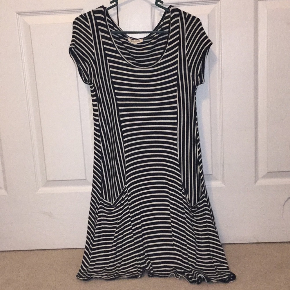 women’s black and white striped dress
